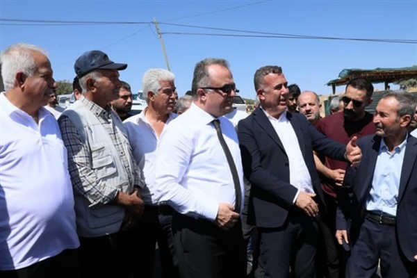 Mardin Büyükşehir Belediyesi’nden grup yolunda asfalt çalışması<