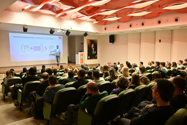 Büyükşehirde personele yapay zeka eğitimi düzenlendi<