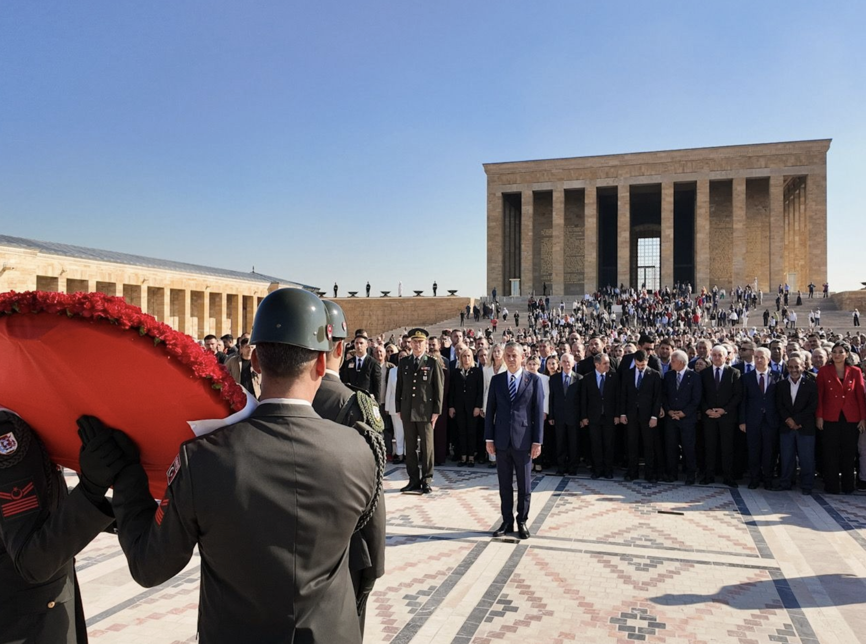 Beşikçioğlu, CHP'nin 102. Kuruluş yıldönümü programına katıldı