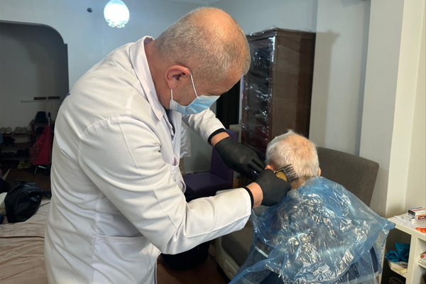 Bakırköy Belediyesi'nden bayram öncesi kuaförlük hizmeti<