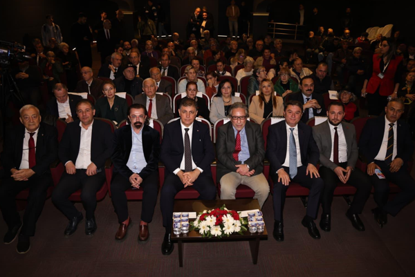 Başkan Tugay, Zonguldak’ta düzenlenen sağlık zirvesine katıldı<