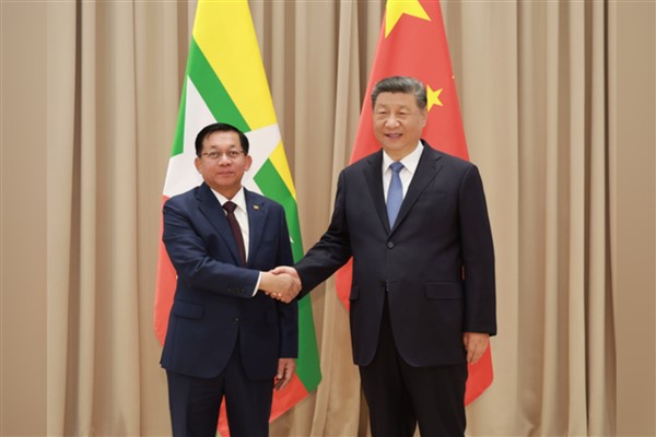 Xi’den Çin-Myanmar Ekonomik Koridoru’nun geliştirilmesi çağrısı<