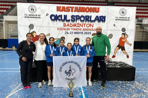 Osmangazili badmintonculardan namağlup şampiyonluk<