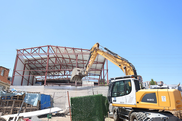Osmangazi’de Yunuseli Mahallesi'ndeki kaçak yapı yıkıldı