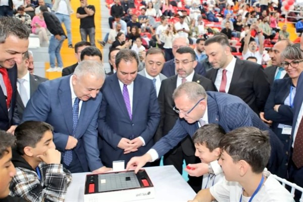 Kars’ta Akıl ve Zeka Oyunları Türkiye Finali başladı<