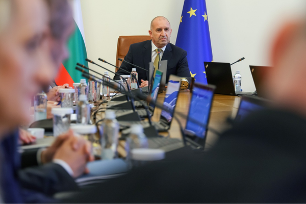 Radev: Büyük siyasi yolsuzluğun ortaya çıkarılması için önemli bir fırsat var<