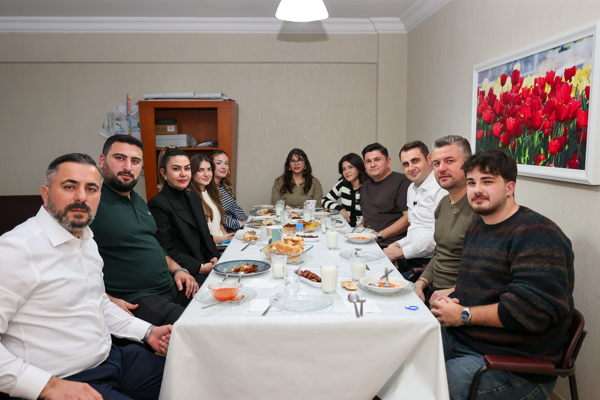 İl Başkanı Güç ve Başkan Duman, iftar sofrasında gençlerle buluştu<