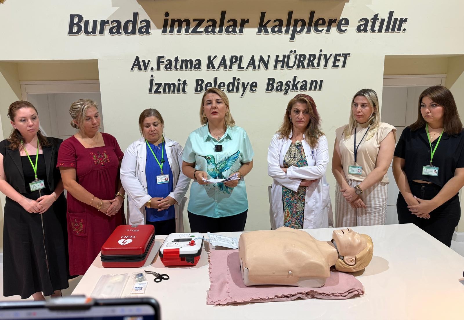 İzmit'te kalp krizi için elektroşok cihazları kuruldu<