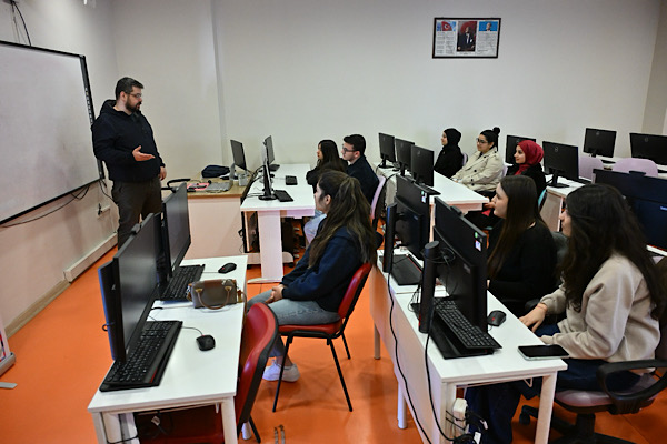 Manisa’da “Temel Bilgisayar Eğitimi” tamamlandı<