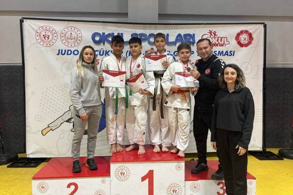 Kütahyalı sporcular, dereceler elde etti<
