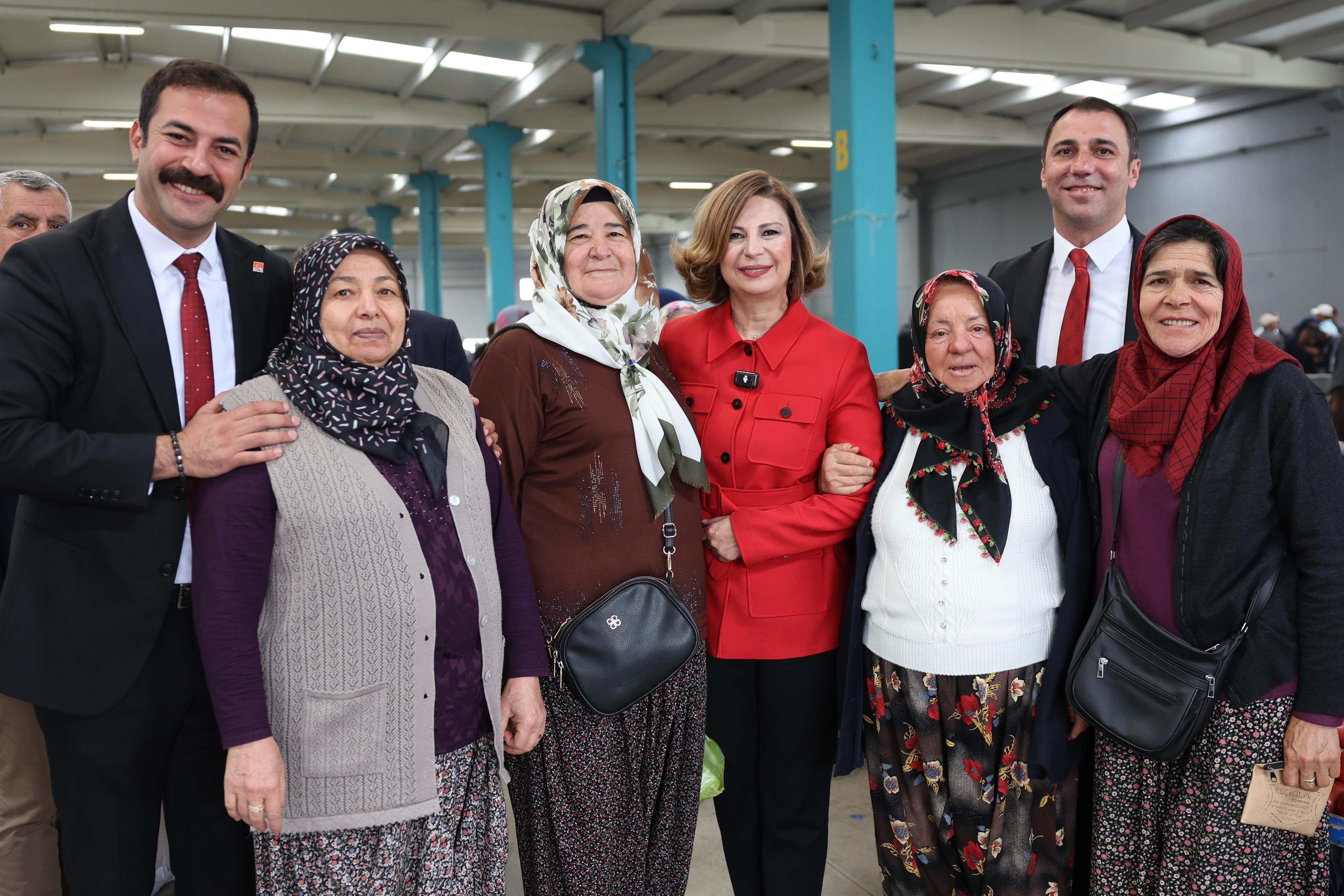 Başkan Ünlüce, Beylikova'da vatandaşlarla buluştu<