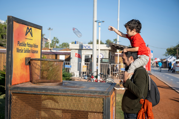 Mersin'de 1 ton plastik atık geri dönüştürüldü