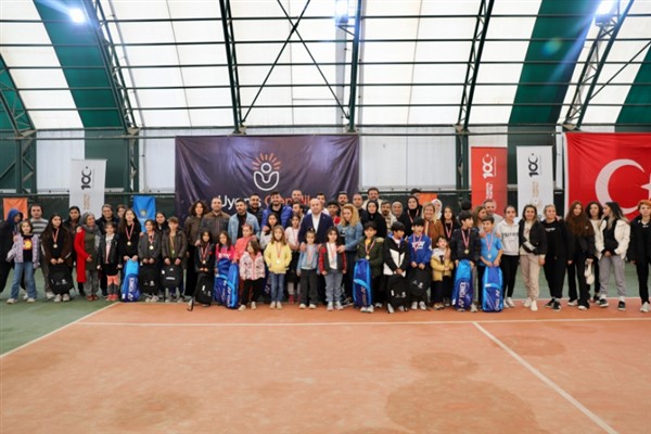 “Uyanış Gençlik 2. Tenis Turnuvası” sona erdi
