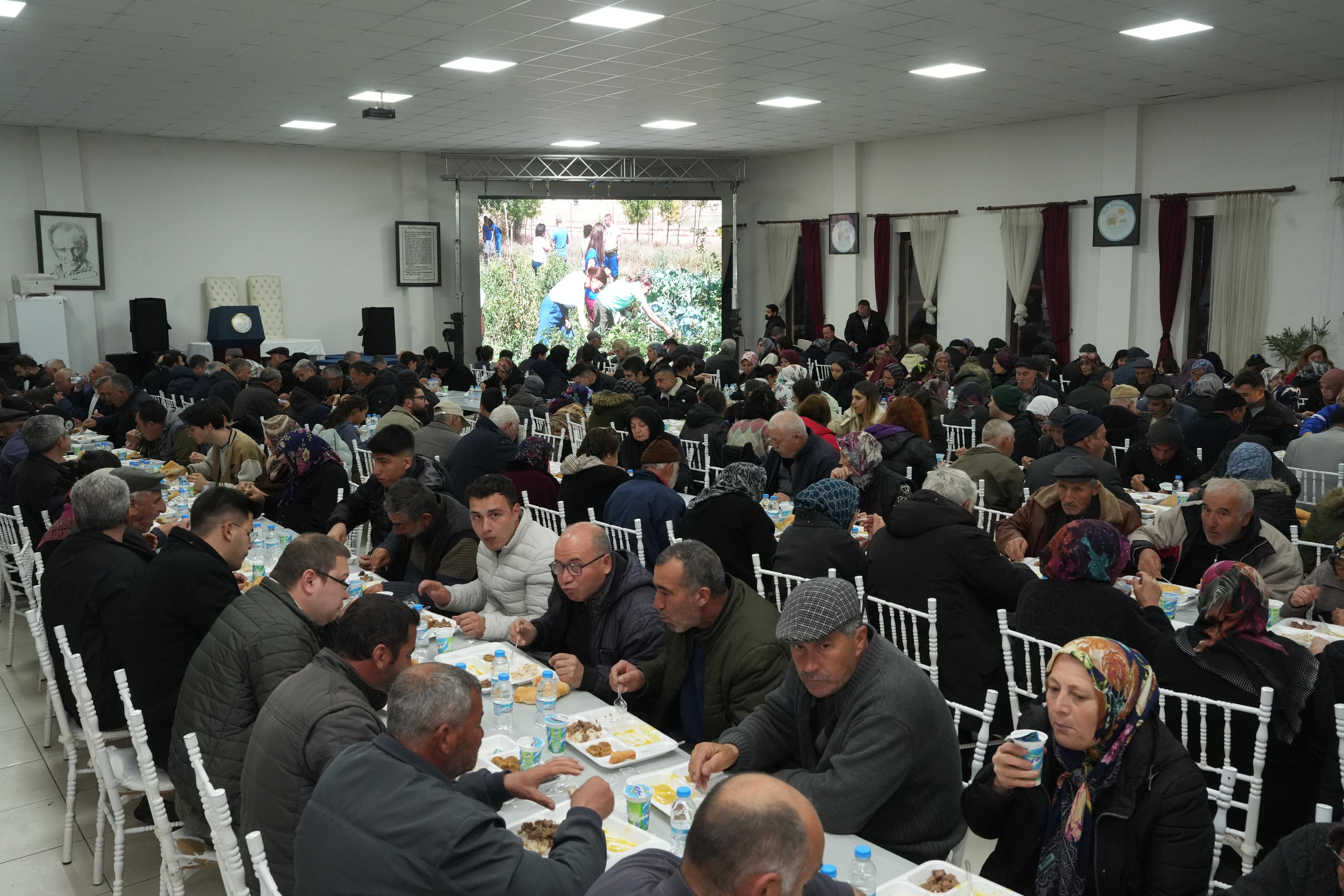 Eskişehirliler ramazan sofralarında buluşmaya devam etti<