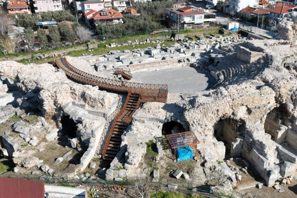 1800 yıllık İznik Roma Tiyatrosu turizme kazandırıldı<