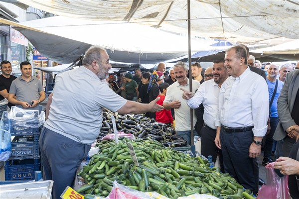 Başkan Seçer,  Demirtaş Mahallesi’nde yer alan pazar yerini ziyaret etti<