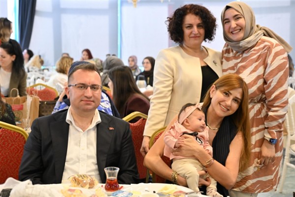 Gaziosmanpaşa'da Anneler Günü kutlamaları