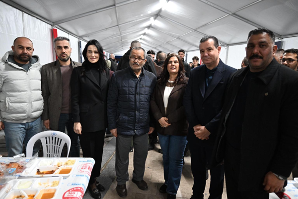 Çerçioğlu, vatandaşlarla iftar sofrasında buluştu<