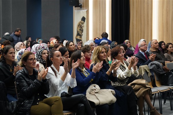 Beylikdüzü’nde kadınlar Dünya Kadın Hakları Günü’nde bir araya geldi