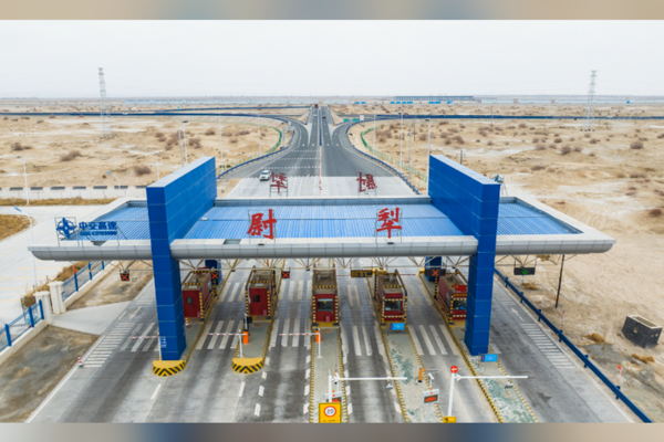 Xinjiang ulaşım altyapısında tarihi atılım<