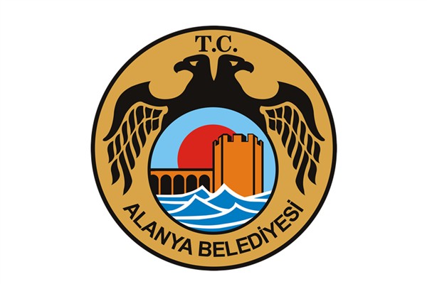 Alanya'da ruhsatsız turizm tesisinde yangın