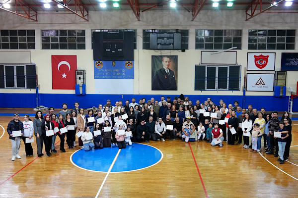 Alanya ve Ege Yöresi Zeybek Kursları’nın 3. dönemi tamamlandı<