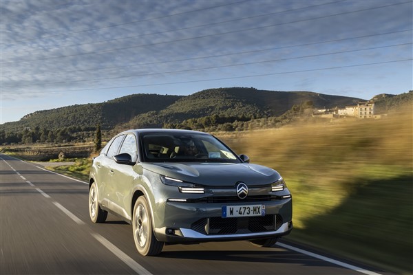 Yenilenen Citroen C4 ve C4 X Türkiye’de