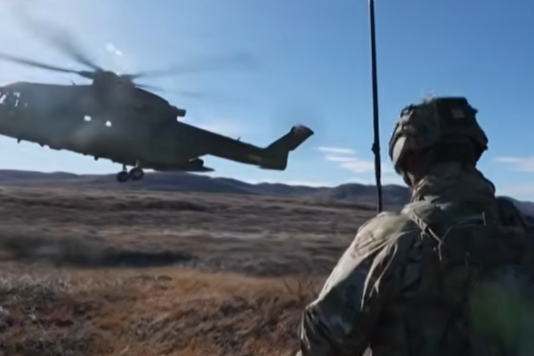 Politico: NATO, Trump'ı memnun etmek için Grönland'a konuşlanıyor