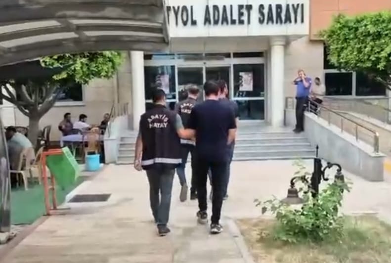 Hatay'da aranan iki şahıs tutuklandı<