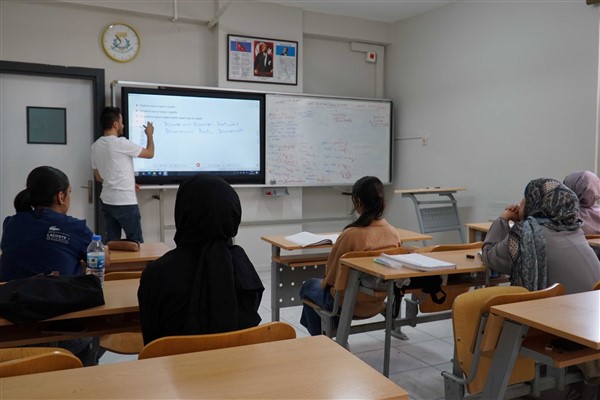 Haliliye'de üniversite hazırlık kurs kayıtları başladı<