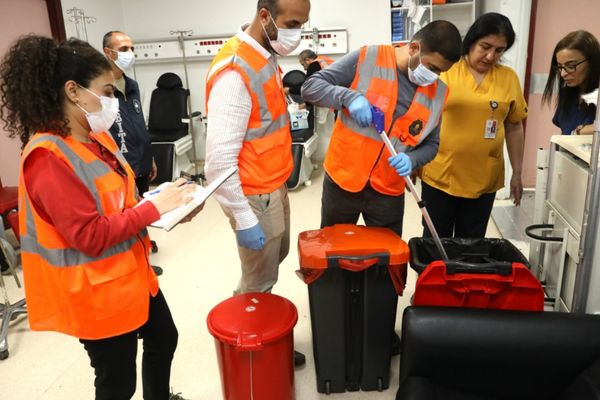 Diyarbakır’da günlük 8 tona yakın tıbbi atık kontrollü şekilde toplanıyor