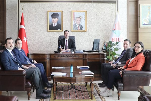 Bitlis Valisi Karakaya'dan değerlendirme toplantısına katıldı