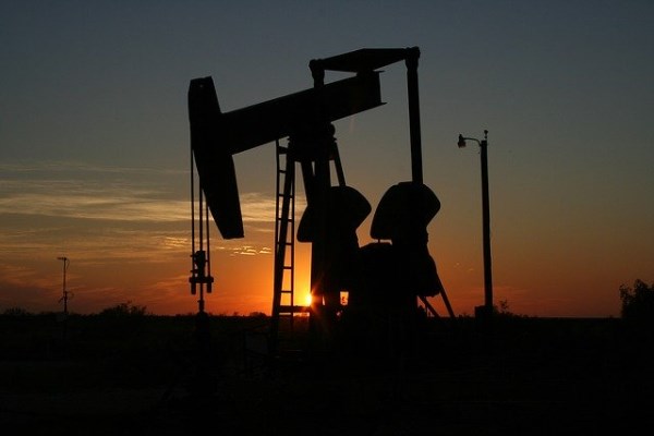Warsh sonrası faiz baskısı arttı, petrol Wall Street’i zorluyor<