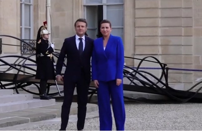Macron dayanışma için Grönland'ı ziyaret edecek<