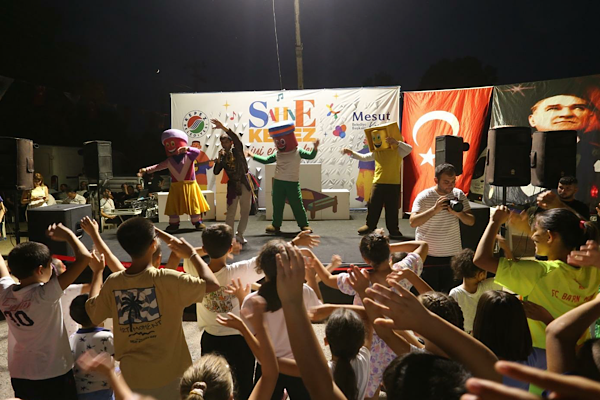 “Sahne Kepez” etkinliği Duraliler Mahallesi’nde gerçekleştirildi<