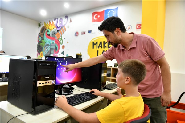 Muratpaşa’da robotik kodlama kursuna başvurular başladı
