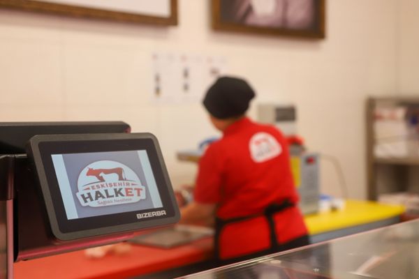 Halk Et Marketler birinci yılını tamamladı<