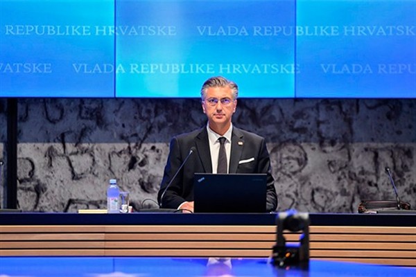 Plenkovic: Ateşkesin sürmesi için uluslararası toplumun çaba göstermesi şart<