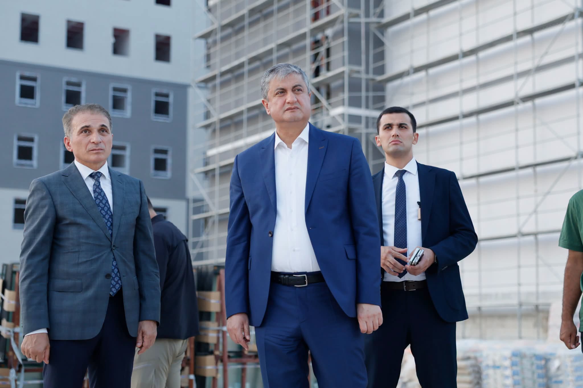 Adana Valisi Yavuz, öğrenci yurtlarında incelemelerde bulundu
