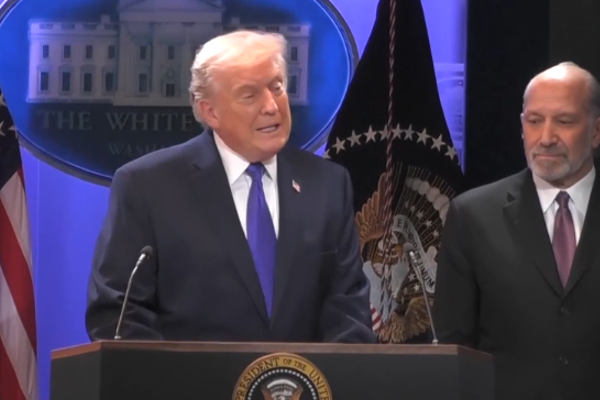 Trump yeni bir yüzde 10'luk küresel gümrük vergisi getirdi<