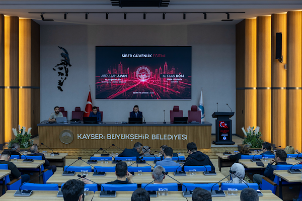 Büyükşehir’den personele “Siber Güvenlik Farkındalık Eğitimi”<