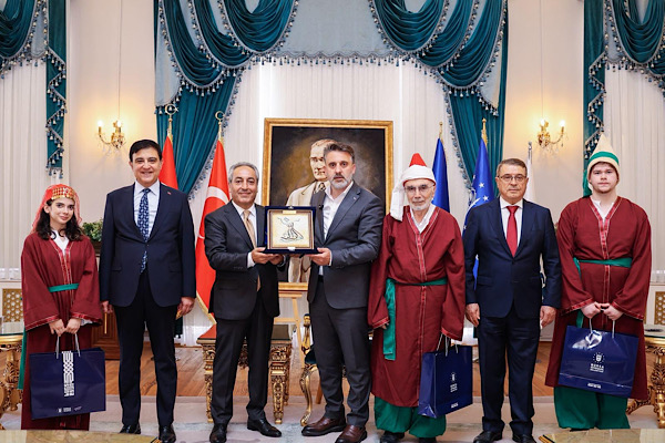 Bursa’da Ahilik Haftası kapsamında yılın ahisi, kalfası ve çırağı bir araya geldi