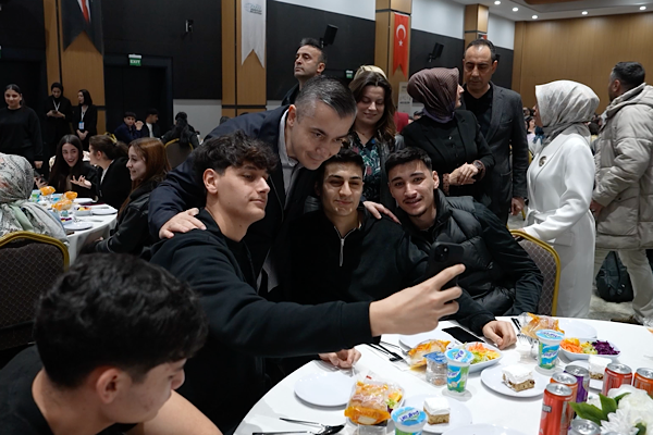 Başkan Vekili Aksoy: Gençlere yönelik yatırımlarımız sürecek