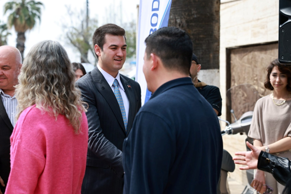 Başkan Mandalinci, belediye personeli ile bayramlaştı<