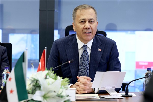 Yerlikaya: Her bir gencimiz, ülkemizin aydınlık yarınlarının teminatıdır