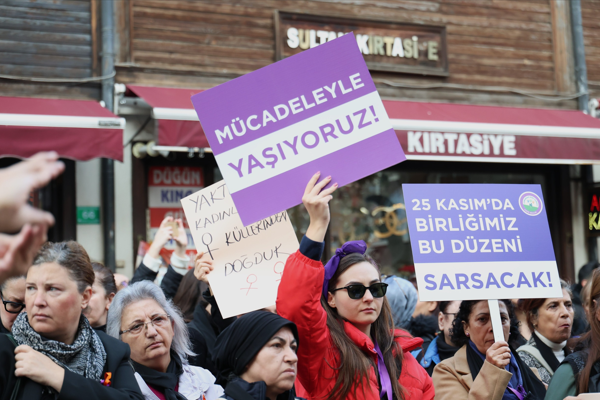 Bursa’da kadına yönelik şiddete karşı yürüyüş yapıldı <